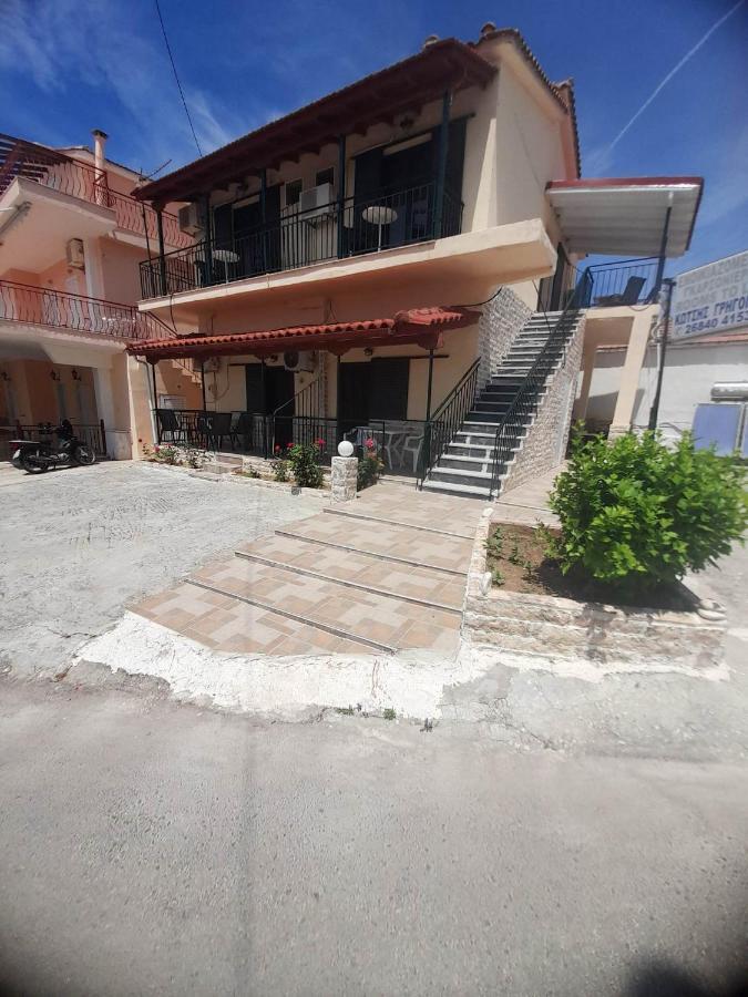 Christina Sunny Rooms Loutsa  Bagian luar foto