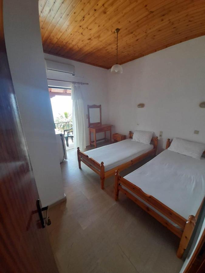 Christina Sunny Rooms Loutsa  Bagian luar foto