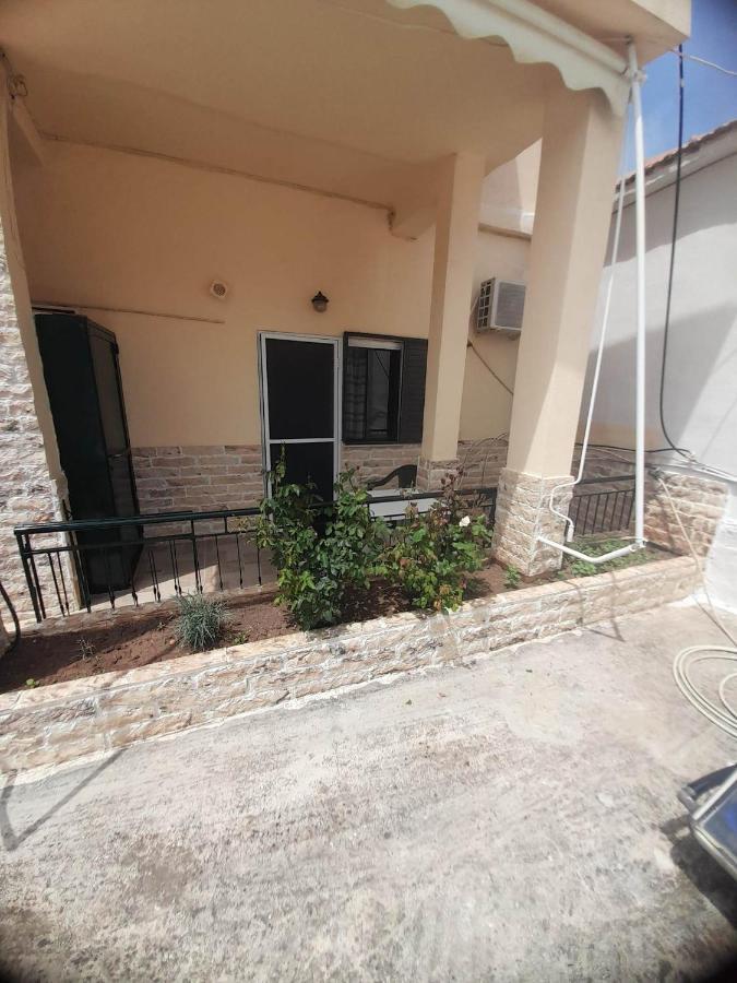 Christina Sunny Rooms Loutsa  Bagian luar foto