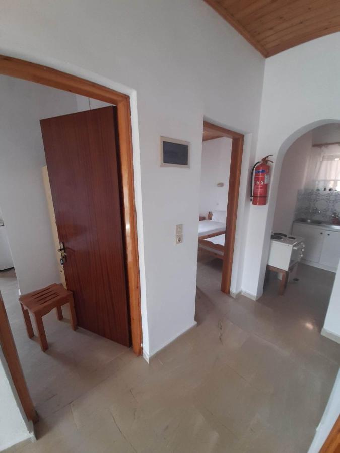 Christina Sunny Rooms Loutsa  Bagian luar foto